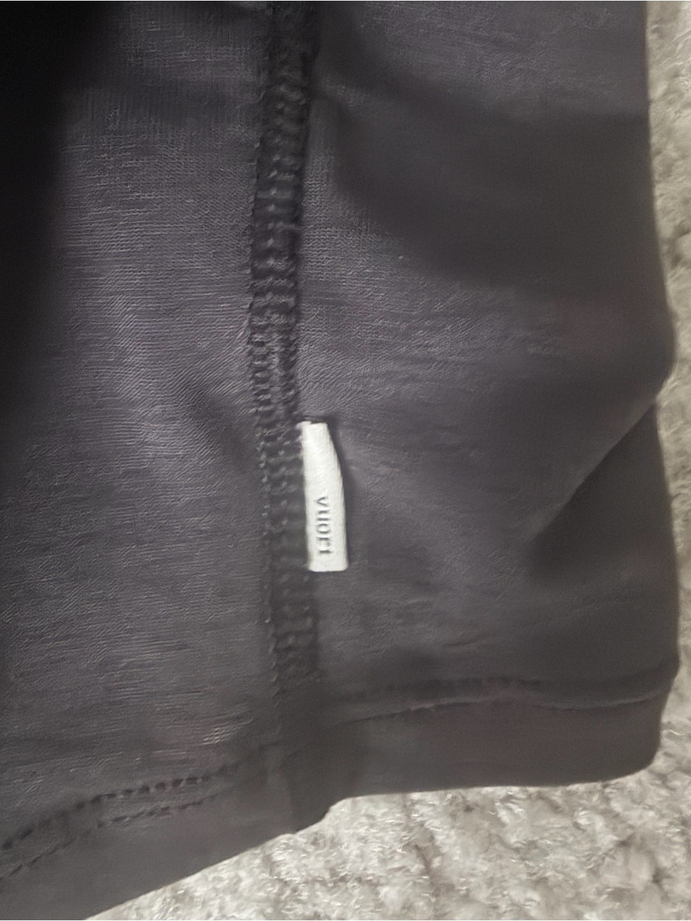 Vuori Black Long Sleeve Ruched Front Tee - Picture 5 of 5